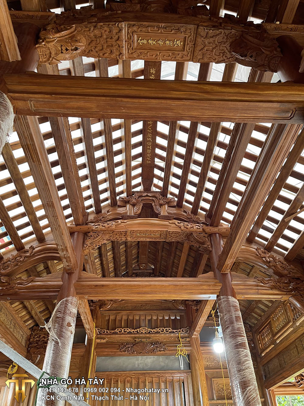 nha-go-3-gian-thuong-tin_3